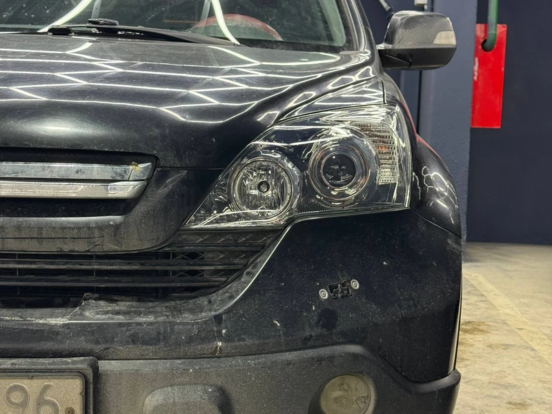 Honda CR-V — прозрачная фара после полировки